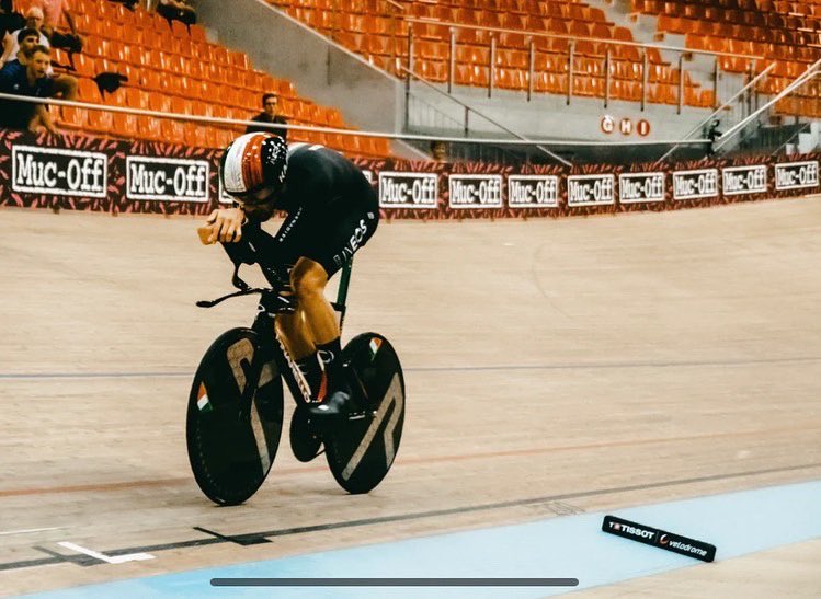 muc_off's tweet photo. Lightning strikes twice ⚡️
@gannafilippo just went and set a new UCI Hour Record distance of 56.792km 😤
We spent over 700 Muc-Off hours prepping chains, chain rings, and coated sprockets, to make the drivetrain as fast as possible – What a reward that was 💪🏽
#gotspeed https://t.co/bTGlryYsxC