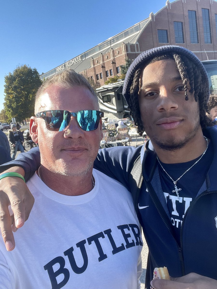 SlickNiemi's tweet photo. Where my dawgs at Part II… @bushka2121 @TBTheATH @jakeecainn @tracybushka @CameronHeald82 #realdogs @ButlerUFootball Love these guys! #BU https://t.co/r9WaVFanct