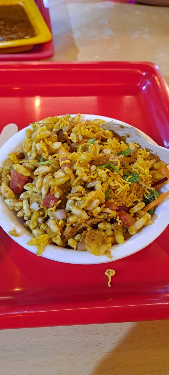 stayhumbledeepu's tweet photo. While returning from #AhobilamTemple #Vidhyanagar stopped by  #AgrawalaSweets #Narayanaguda #Hyderabad to have last meal of the day.

Felt like eating ice cream at newly opened #Naturals #HimayathNagar but postponed it to next week 😇😇 https://t.co/epiVUvibyn