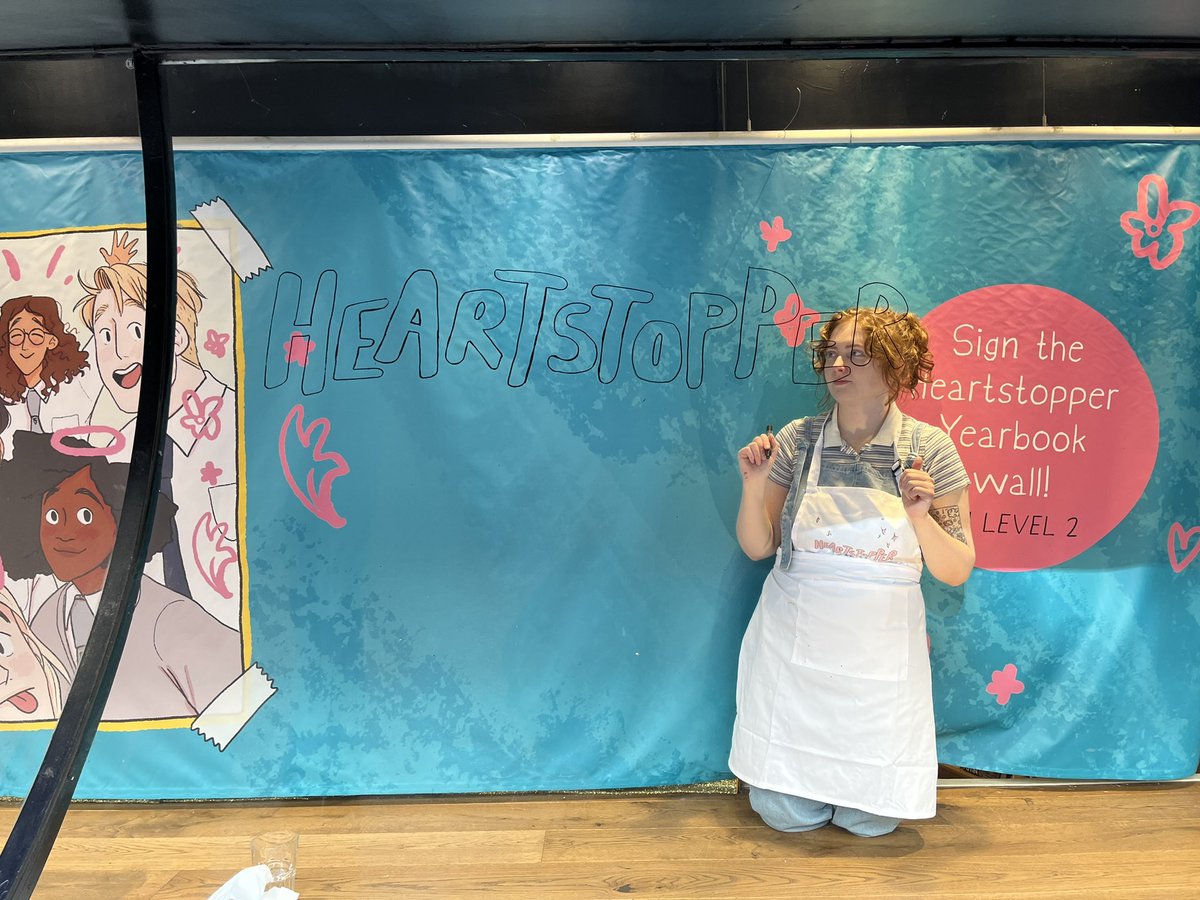 A gorgeous new #Heartstopper window <a href="/WaterstonesPicc/">Waterstones Piccadilly, London</a>, created by <a href="/AliceOseman/">Alice Oseman Updates</a> 💕🍂

#TheHeartstopperYearbook publishes this Thursday! Pre-order: geni.us/Heartstopper-YB