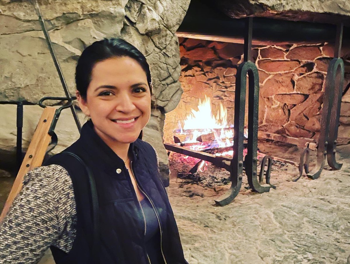 akappus's tweet photo. Still can’t believe we got to escape to Asheville for Kristen’s birthday last weekend. Okay, she was technically there to represent the @acog North Carolina Section as the Chair for all OB-GYN residents, but she had to eat a few meals! #ImwithKCK
Keep soaring, @LaDoctoraCK! https://t.co/YLdD2YntQz