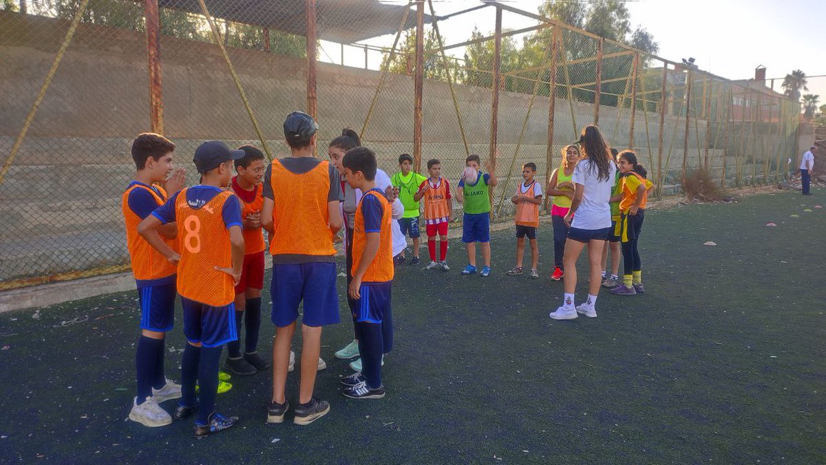 SarahElbaki's tweet photo. Fun day for the kids! 🏉
#syria #syriarugby #asiarugby #worldrugby #womeninrugby #syriawomensrugby https://t.co/z2FFnzGBnD