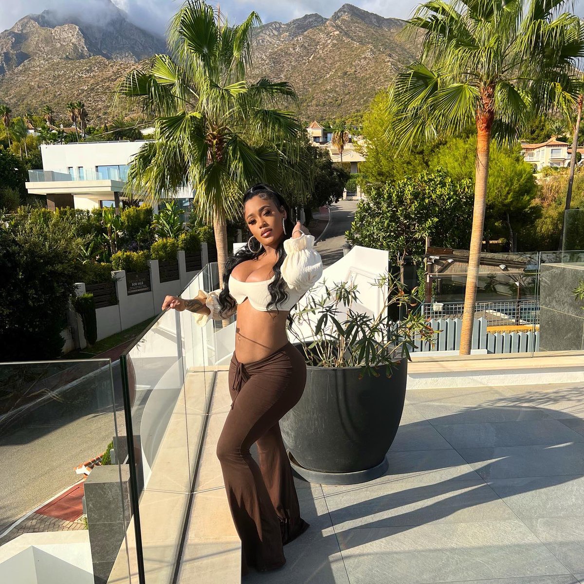 Lira_Galore_'s tweet photo. 📍 https://t.co/tsKW5N4byc