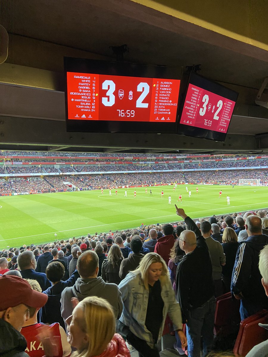 What a game! Top of the league, still haven’t played anyone though 😑#arsliv