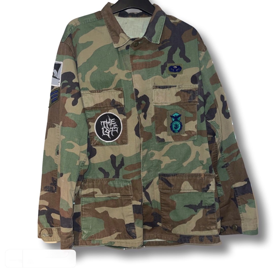 thatollie's tweet photo. selling my custom the 1975 jacket. has 2 patches from the pop up shop a while ago as well. size L/XL - message me https://t.co/OrrOQCIcK2