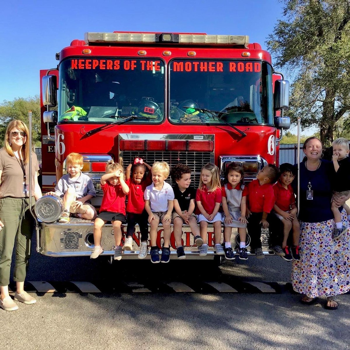 TulsaFire's tweet photo. On Thursday, Engine 66 had the privilege to visit with Pre-K3 and Kindergarten students from Wright Christian Academy! They enjoyed stopping by and talking to the kiddos about fire safety!
#wildcats #tulsaok #FireSafetyTips #tulsafire #communityhelpers #keepersofthemotherroad https://t.co/ZglylHFvwG