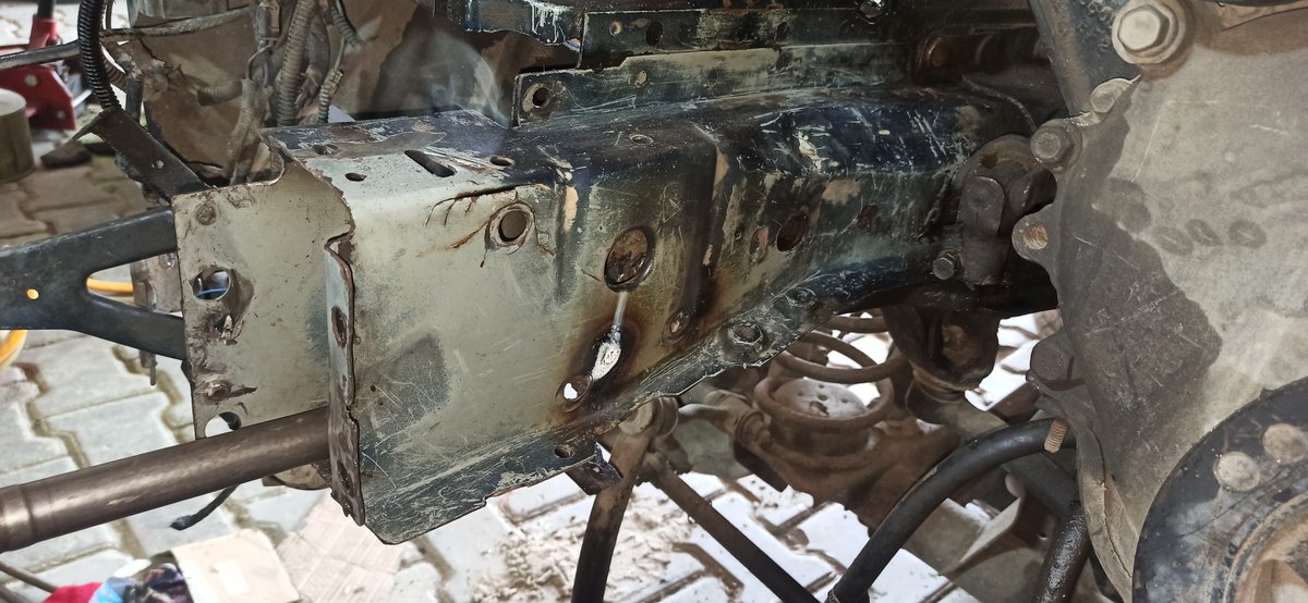 Project11_pk's tweet photo. Jeep Cherokee frame crack repair https://t.co/MtmtVRR4p2