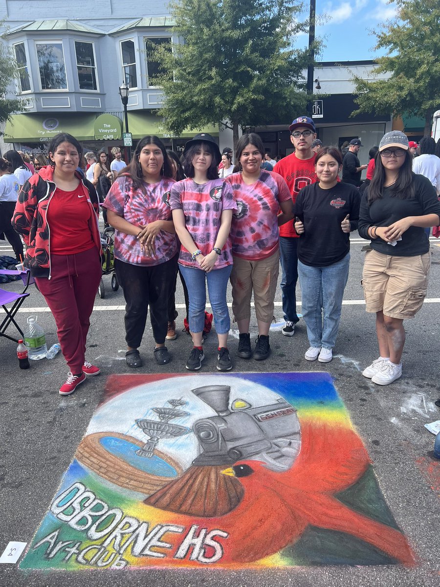 OHSFineArts's tweet photo. @rlosbornehs Art Club did a great job representing OHS at #Chalktoberfest this morning on Marietta Square! #cobbartrocks #osborneart @osborne_hs_art @ohsmudnmetals https://t.co/YnWFjj4fOJ