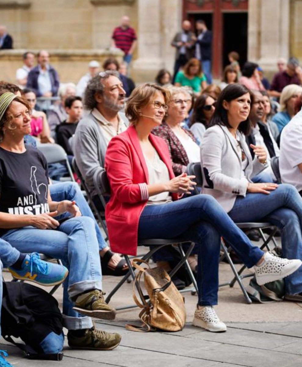 Exili2017's tweet photo. Enhorabona Consellera @MeritxellSerret !! Segur que seguiras fent una gran tasca pel país. Sempre amb tu !! 💪😘😷👍 https://t.co/6wCwR3osAV