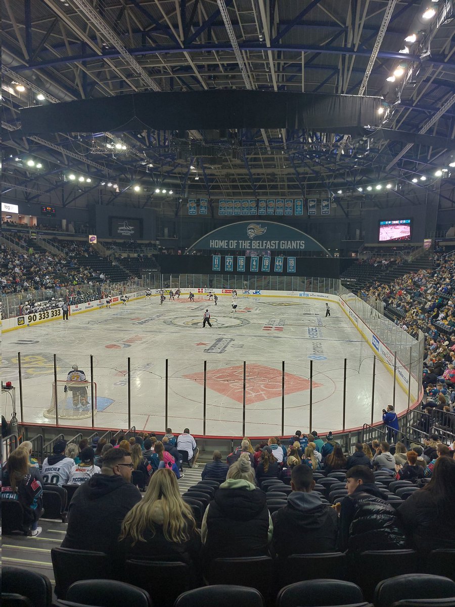 TheT1Club's tweet photo. What a day we had at @BelfastGiants!! See you all on 30th Oct for our Spooktacular Halloween Party! 🎃 👻 #T1D #T1Club #T1DParents #PeerSupport https://t.co/TUIuBiIJyT