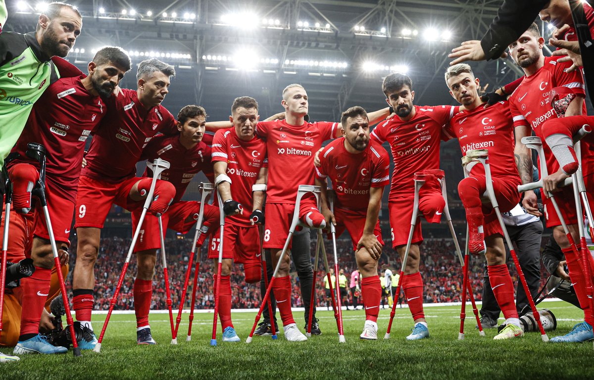 buzzspor's tweet photo. Finalde Angola'yı 4-1 yenen Ampute Futbol Milli Takımımız, Dünya Kupası'nda Şampiyonluğa ulaştı. 🇹🇷 https://t.co/KlOwaLEqCF