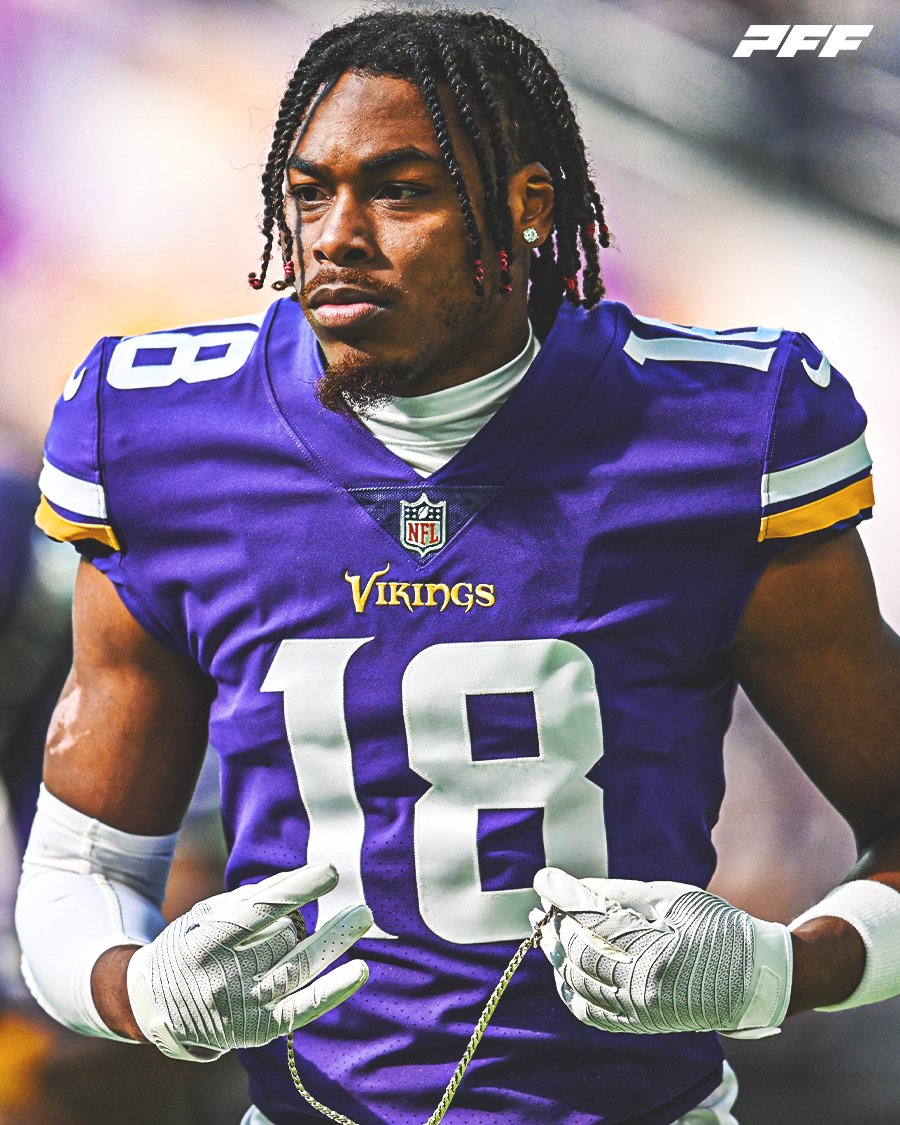 Justin Jefferson is from another planet 😳

First half stats:
✈️ 10 Rec
✈️ 138 Rec Yards
✈️ 24.72 PPR Points