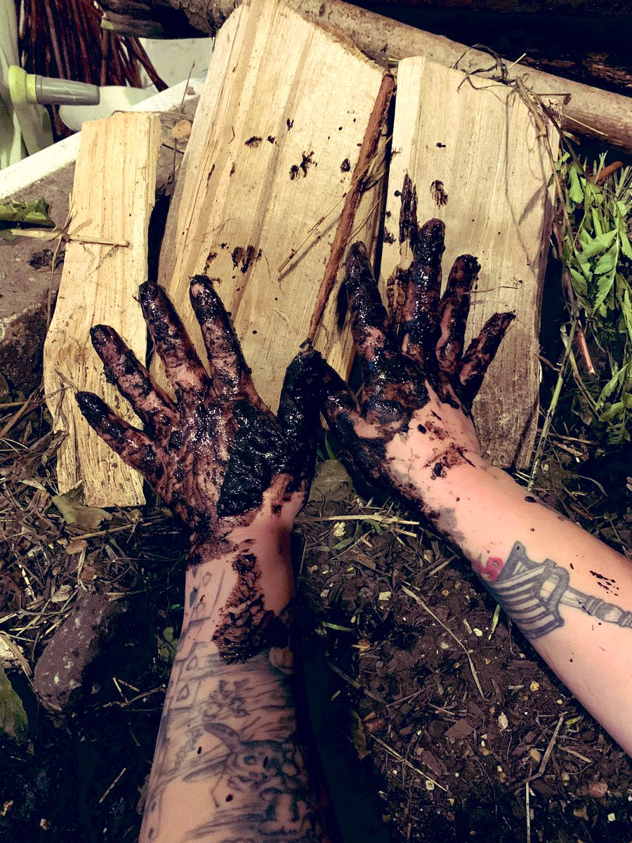Self-care Sunday, foley style. #mudmask
