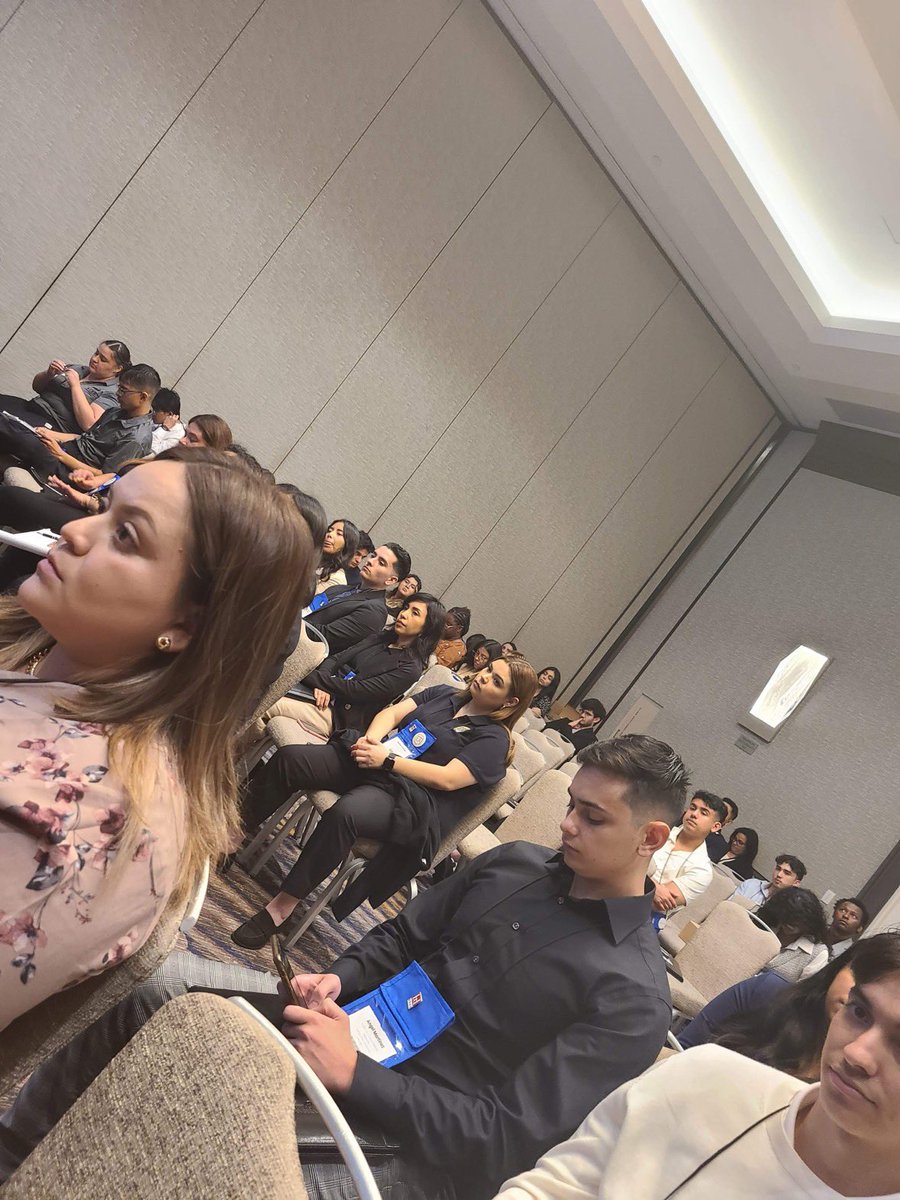 NHCFAE1's tweet photo. The NHCFAE is supporting the FAA @FAANews at the HACU @HACUNews National Annual Conference in San Diego This weekend. We were able to participate in panels and discuss FAA careers and Internship Opportunities.  Raina Price and Migdalia Gonzalez were leading our FAA team. https://t.co/wgB2btPOao