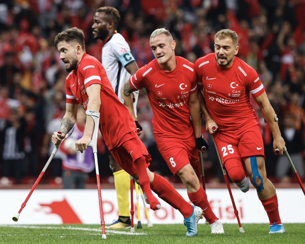 Antalyaspor's tweet photo. ❤️🤍 GURURUMUZSUNUZ!

🇹🇷 WAFF Ampute Dünya Kupası finalinde Angola’yı 4-1 yenerek tarihinde ilk kez “Dünya Şampiyonu” olan Ampute Milli Takımımızı yürekten tebrik ederiz.

#BizimÇocuklar https://t.co/Eo4aJtKbJc