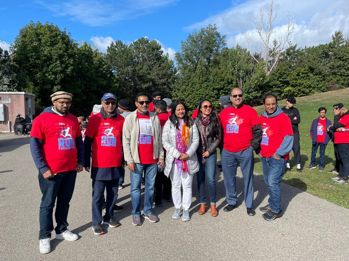 SoniaLiberal's tweet photo. Year after year @ahmadiyyacanada Youth Association organize country-wide charity runs in support of food banks, shelters and senior centres. 

I am proud to support them every step of the way. Way to go! Thank you for organizing! https://t.co/joae9WJTkE