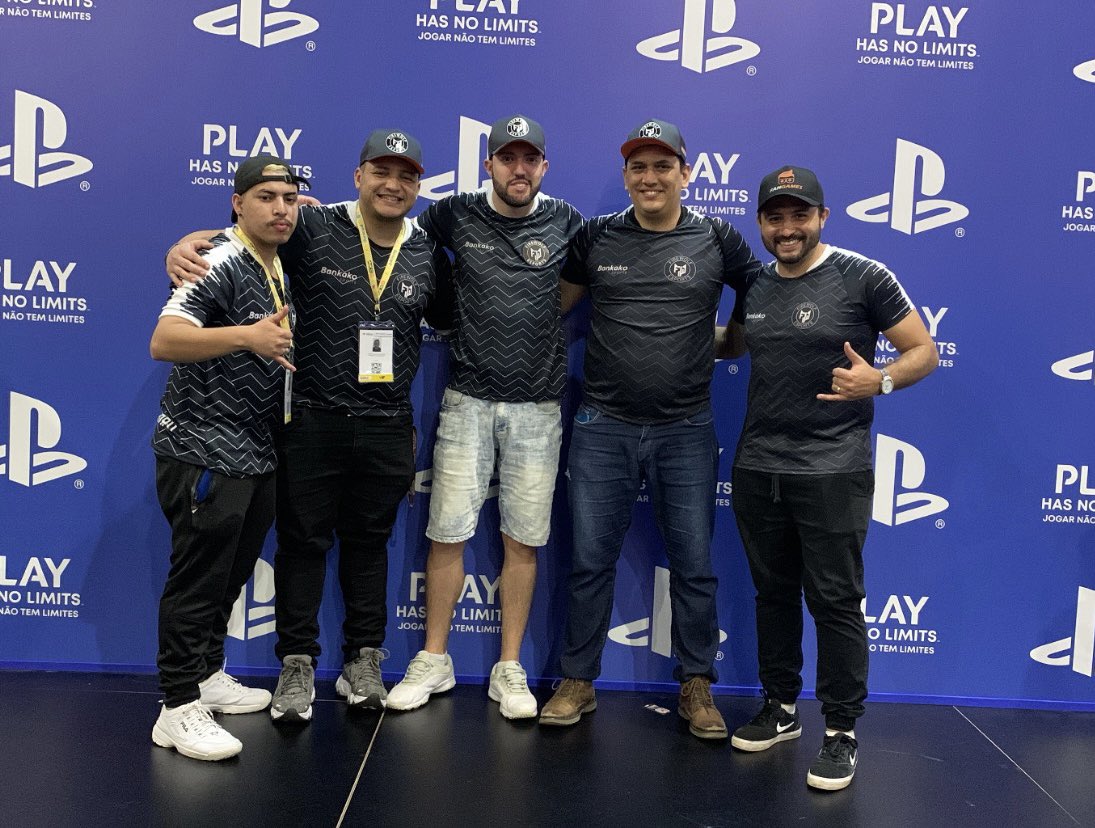 firewolf_esbr's tweet photo. FIREWOLF ESPORTS na #BGS2022
@BrasilGameShow
#GOWOLF 🐺🔥 https://t.co/Da75UXHEKN