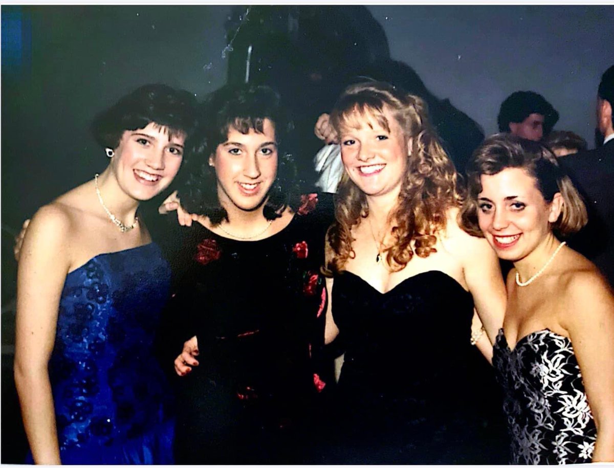 lisaseymour1's tweet photo. When your chapter of your sorority is getting ready to celebrate its 80th anniversary the pictures start coming. 1989 @KappaKappaGamma Winter formal @UMassAmherst @UMassKKG 🦉🗝️⚜️💙 #memories #PledgeSisters #DeltaNu #UMassGreekArea https://t.co/liUm99BTfI