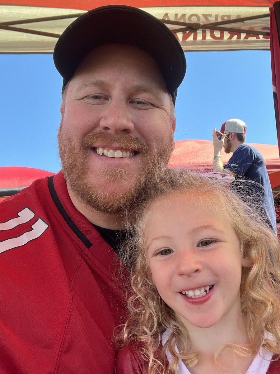 chrissy_cuda33's tweet photo. #BirdCityFootball 

My niece and Brother in law are ready for Cardinals Game day! https://t.co/5P9ZlyIyGx