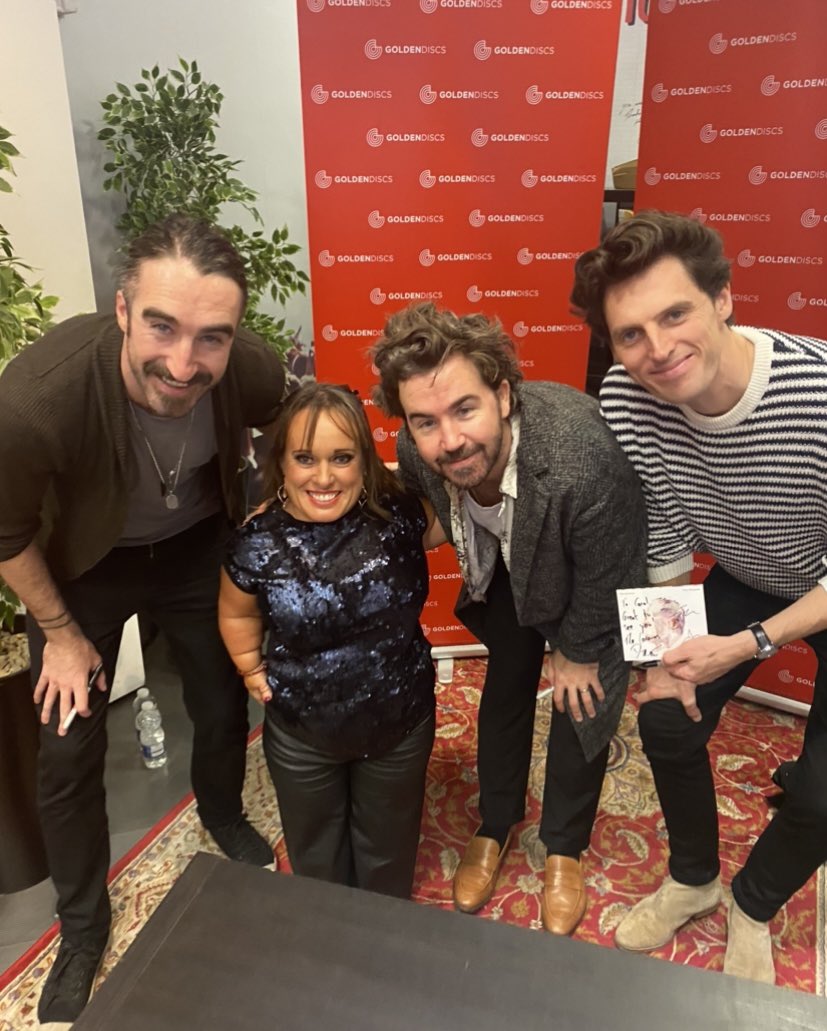 CarolNoelleRice's tweet photo. Every time I meet these lads cloud 9 is where you can find me β
οΈ@TheCoronas ye are the most precious and biggest legends ever β€οΈ thank you for always filling my life with such joy and happiness π₯°π«ΆπΌ love ye unconditionally β€οΈ gigantic congrats on yer #1 album πͺπ»ππΌ #timestopped https://t.co/ZIo7ejgEI9