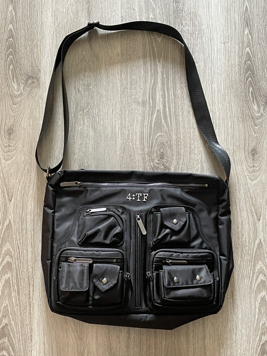 whoiskayb's tweet photo. 4TF crossbody
4TF asyfleece
Designed by Kobbi Banks 4 @bywave_4tf https://t.co/RQ71LmoWSY