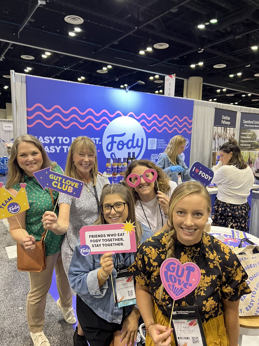 Enjoying all the #gutlove <a href="/FodyFoods/">Fody Food Co.</a> booth today at #FNCE