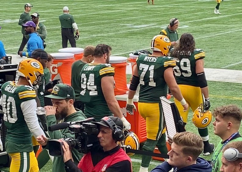 LifeofReillyTV's tweet photo. Wow!! 🤩🤯 What a day at the #NFL #LondonGames with @DiscoverGrnBay 🇬🇧🏈🇺🇸 A day of tailgating and American culture at @SpursOfficial! Don’t worry, I’ve filmed a video so you can experience it too!! #LoveGB #Packers @CelletTravel https://t.co/hGOIIZGNLk