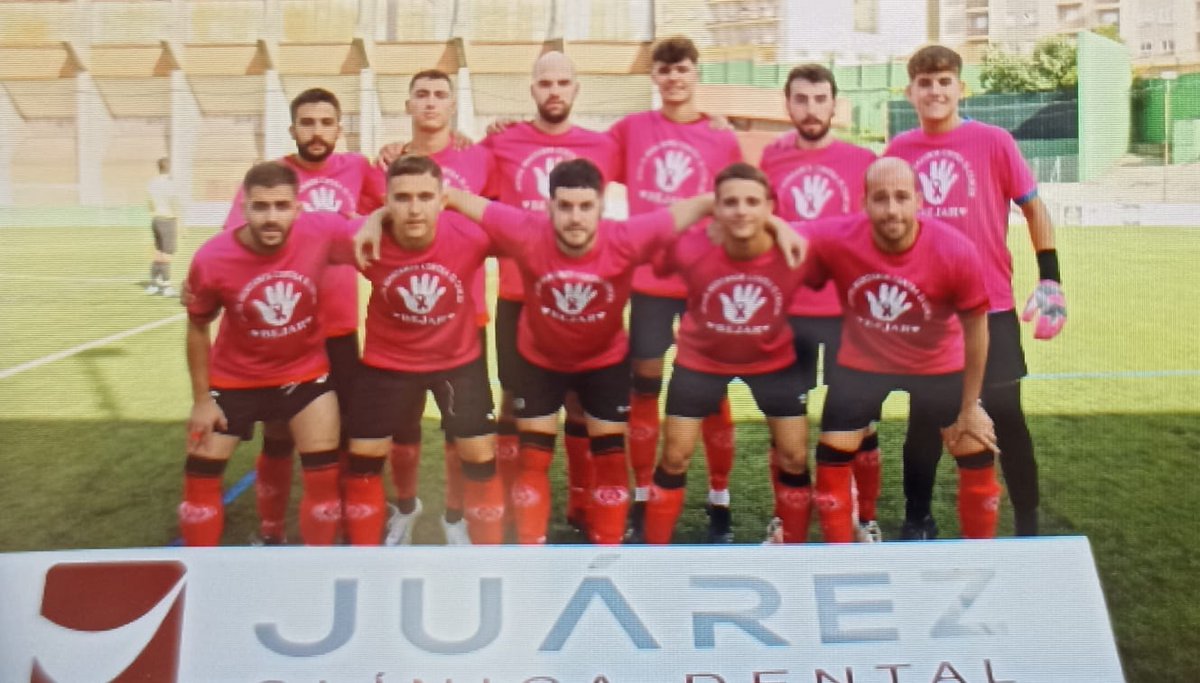 CDBejar_Ind's tweet photo. El líder gana de nuevo y ya suma 12 puntos. 4/4✅.

Sin duda quién ganará el partido será quién lucha cada día contra el cáncer.
Ya sabéis para quién y por quién van éstos 3 puntitos.

#cdbejarindustrial #aupaelbejar #todoalrojo https://t.co/aVyk4P46zl
