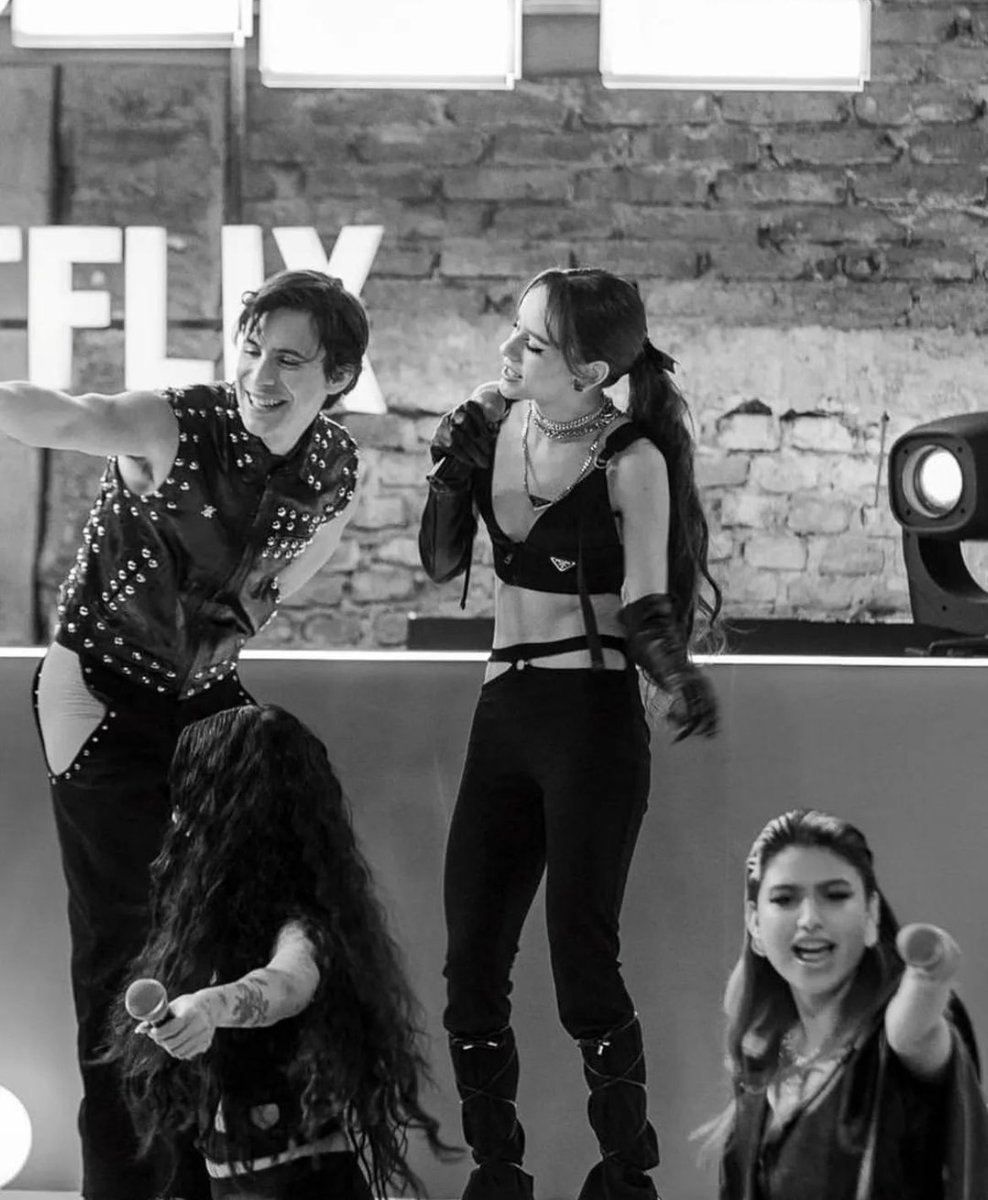 rebelde_netflix's tweet photo. oh take me back to the start 😭😭 https://t.co/kAZeRnNygj