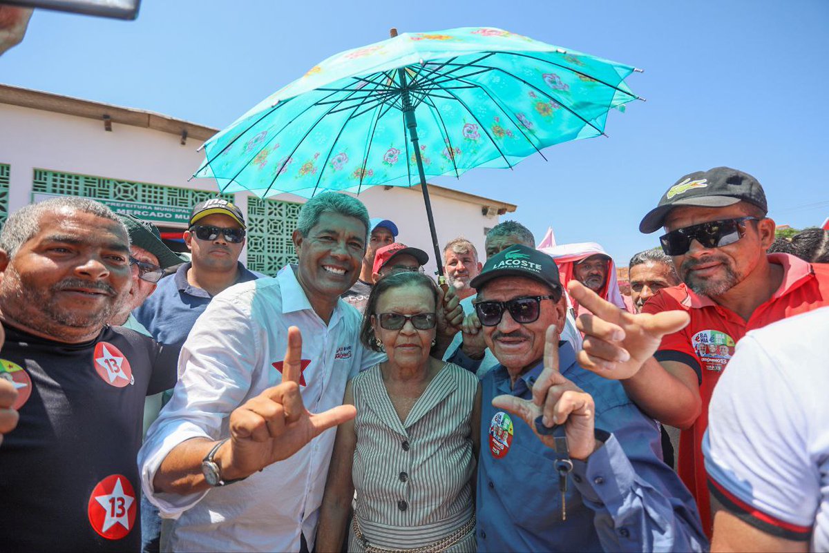 costa_rui's tweet photo. E o domingo começou como? Com muito sol, calor humano e a energia lá em cima na nossa passagem por #NovoHorizonte e #Ibitiara!

Daqui a gente segue a caminhada para #ÉricoCardoso e #RioDoPires e encerra o dia com comício em #Ibipitanga para mostrar que a #Bahia tem lado. https://t.co/QyHp43j8St