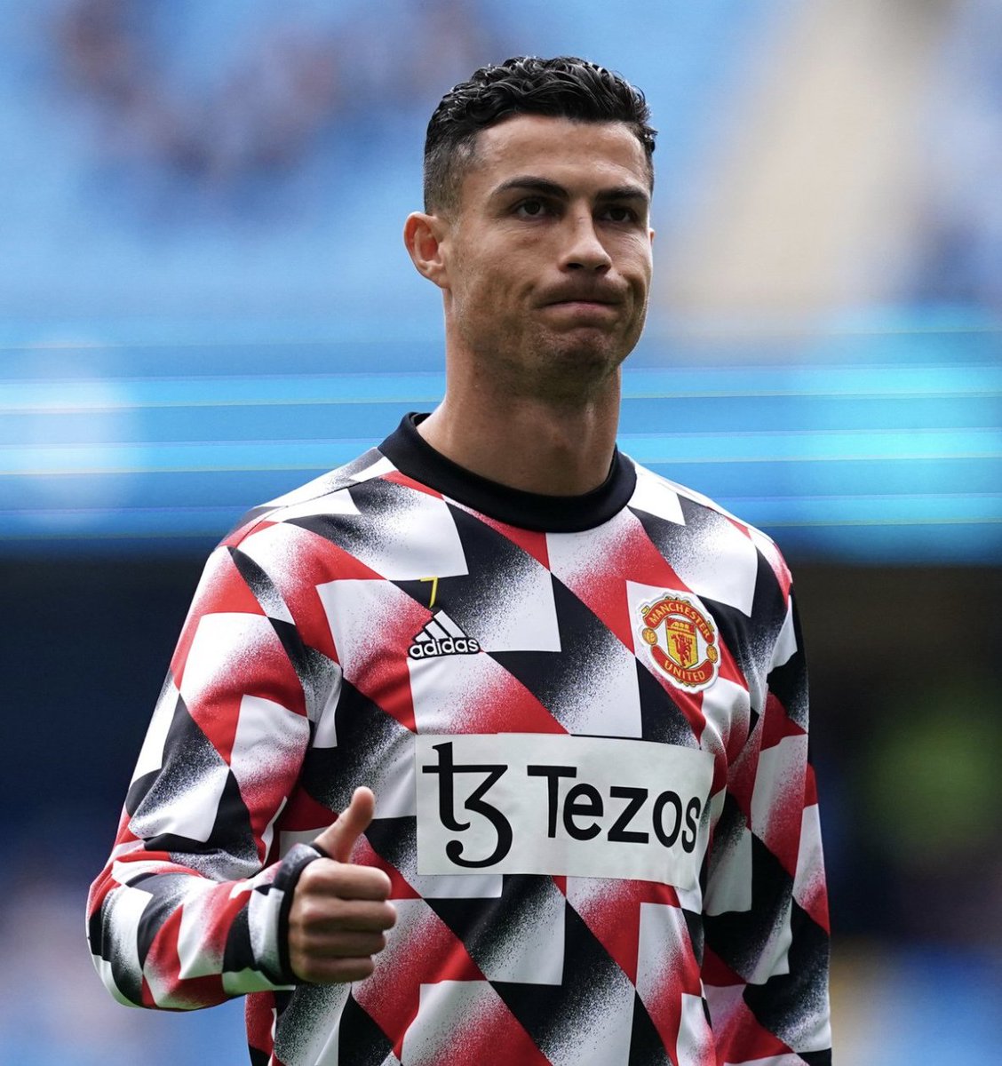 Footballtweet's tweet photo. CRISTIANO RONALDO HAS NOW SCORED 700 CAREER GOALS AT CLUB LEVEL! 

THE F**KING GOAT! https://t.co/bgkHKQ9UYu