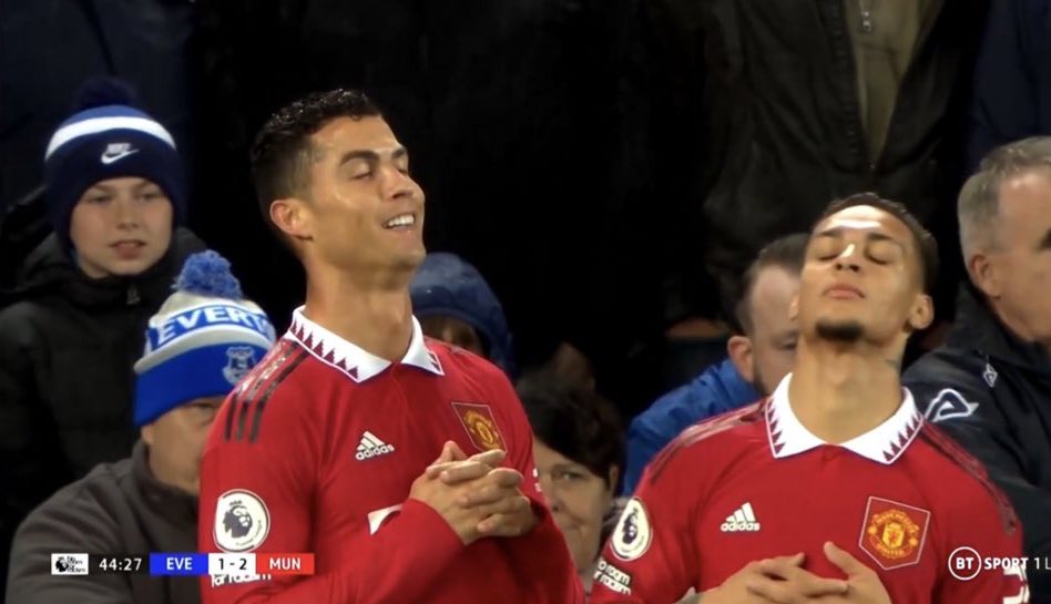 baneRooney's tweet photo. Its 7⚽️⚽️ for Ronaldo now. 
Literally every single united fan today.

#Cristiano #MUFC #epl https://t.co/glW1qgjTJ1