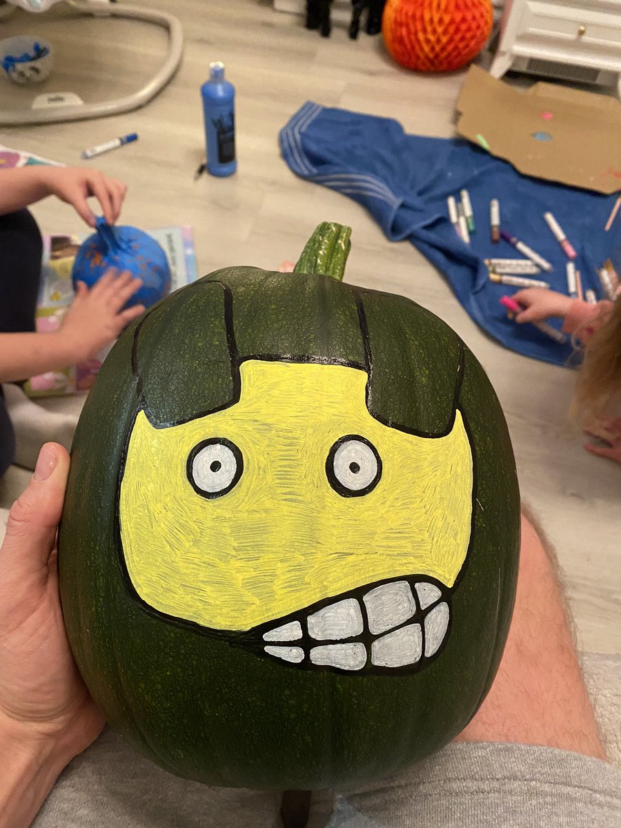 StephenInskip's tweet image. Pumpkin painting with the kids ☺️ #halospotlight