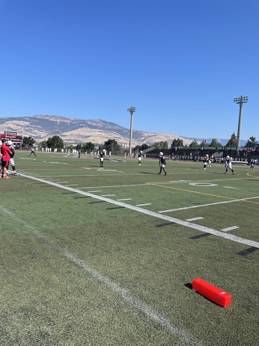 TylerMikel4's tweet photo. Had a blast yesterday @SOU_Football thanks for having me @coachabrown1 @CoachFendall https://t.co/eDlxyWHVz0