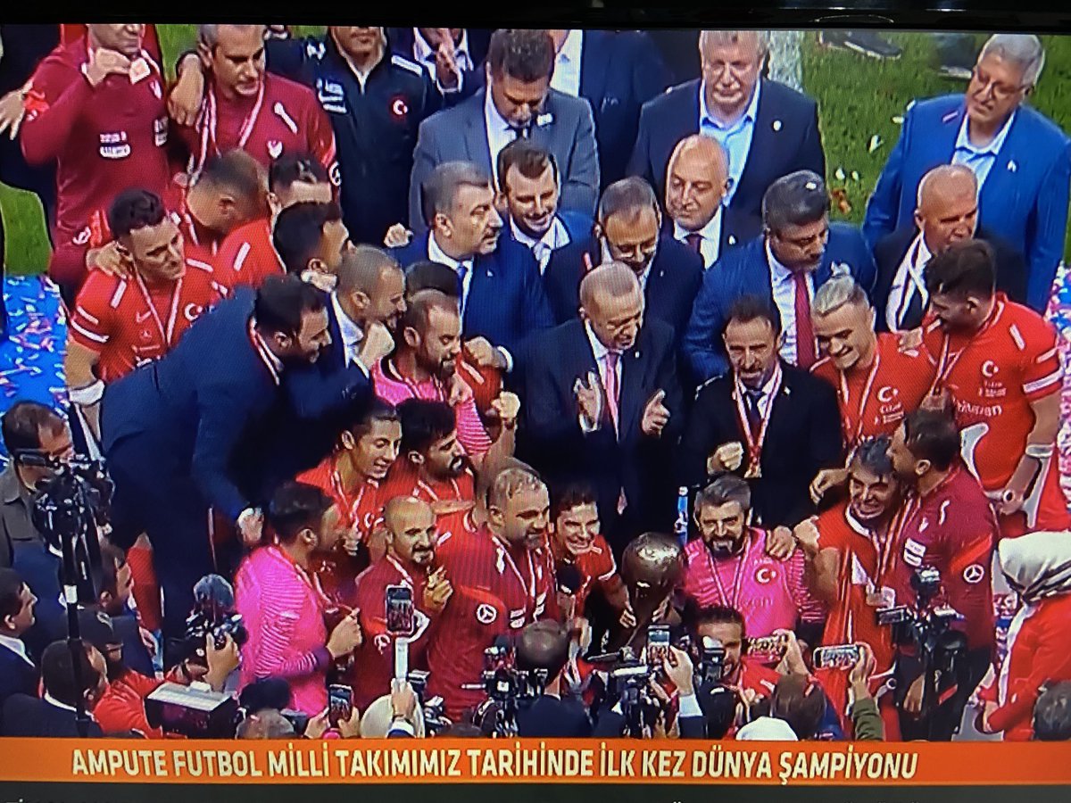 beytullahiyigun's tweet photo. Bu mutluluğu yaşatan, büyük yürekli adamlar. Selam olsun size. Sizinle gurur duyuyoruz. ⁦@amputemilli⁩ https://t.co/lhJjNIFF90