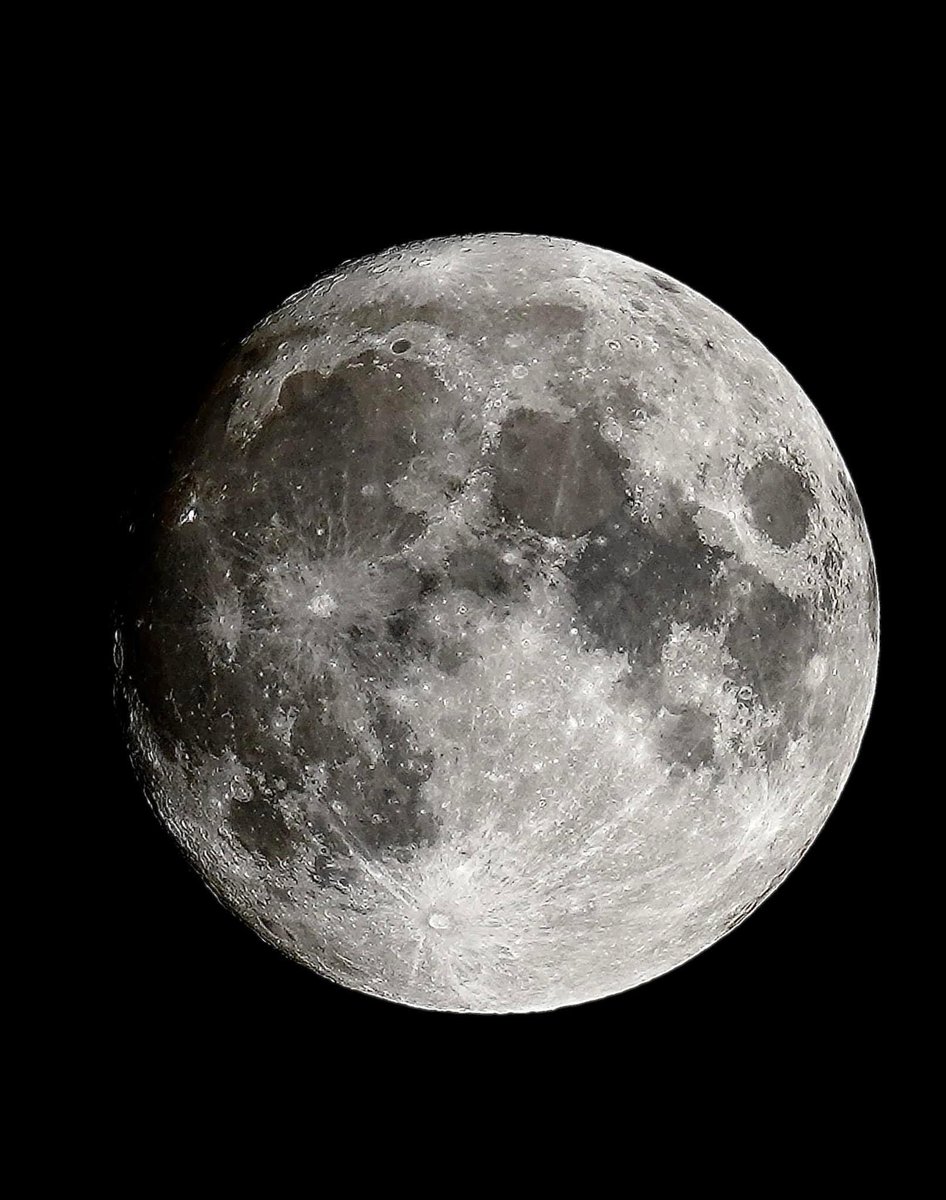 Helen23uk's tweet photo. My moon and Jupiter pictures taken last Night.
#moon #Jupiter https://t.co/MXd5r7925T