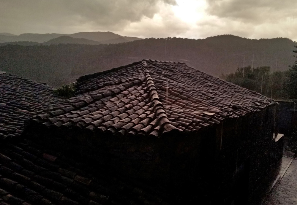 MSOBRARBE's tweet photo. #Tormenta a última hora de la tarde. Más de 20 mm en #Lamata. El radar ha dado el mayor nivel de intensidad por Santa María de Buil. La tormenta se ha ido desplazando de norte a sur. #Sobrarbe https://t.co/ZkT3qpPTHb