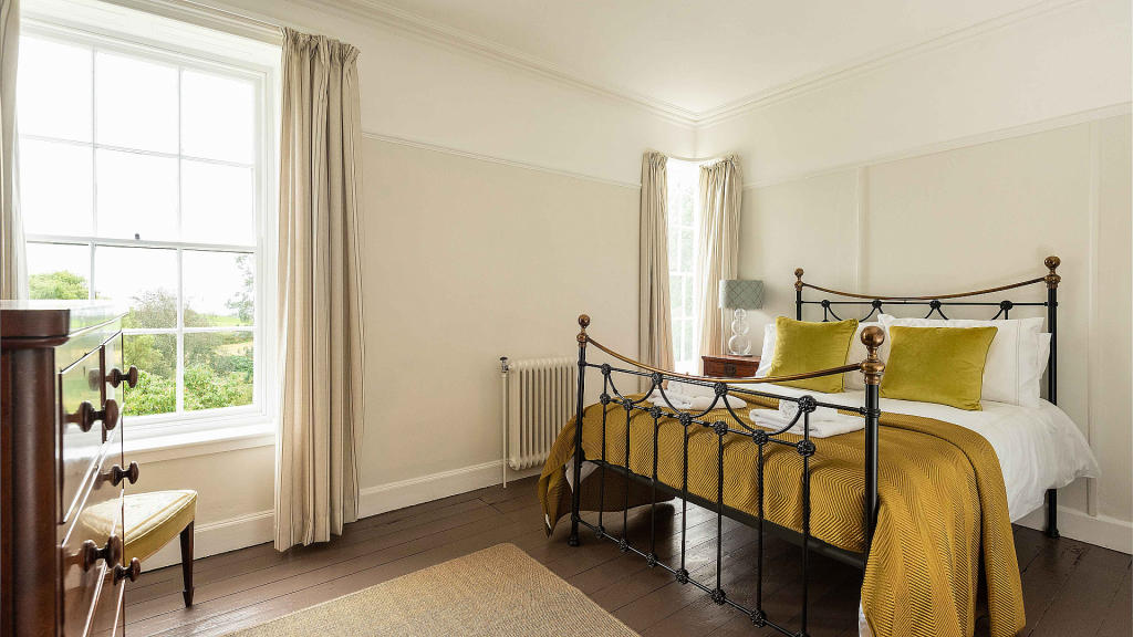 Housebuild_'s tweet photo. Well chosen bed throws help create an elegant and tranquil bedroom atmosphere! 
Not sure where to start? Connect with an interior stylist to get help with your project!

#interiorstylist #interiordesigner #bedthrows #bedroomdecor #interiordesign #relaxing #housebuild_ https://t.co/BouDmdU3oe