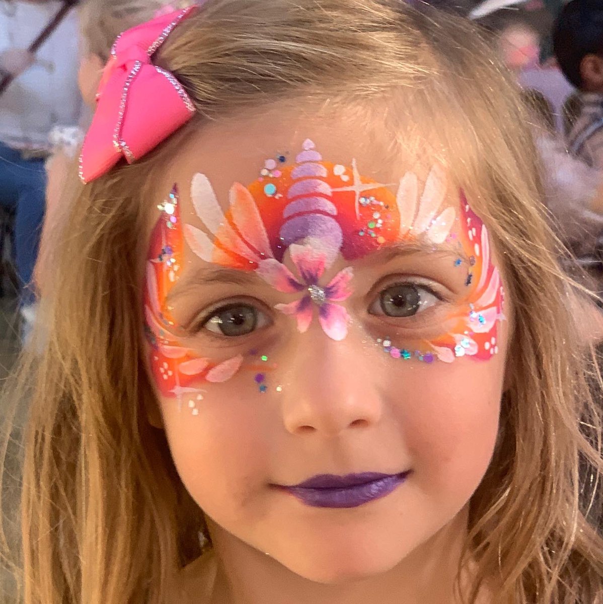 claresfacepaint's tweet photo. Unicorns R us …. Finally caved in and now agreeing to do unicorns without the groan and eye roll 😁 https://t.co/qXLTB6EyYt