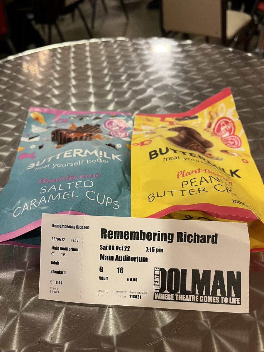 HelenxMarie's tweet photo. A great night last night at the @TheatreDolman 💎 https://t.co/fTwfOhCzjD