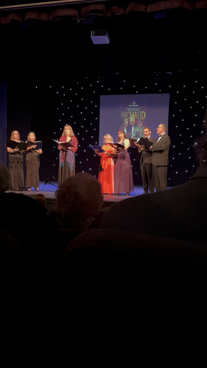 HelenxMarie's tweet photo. A great night last night at the @TheatreDolman 💎 https://t.co/fTwfOhCzjD