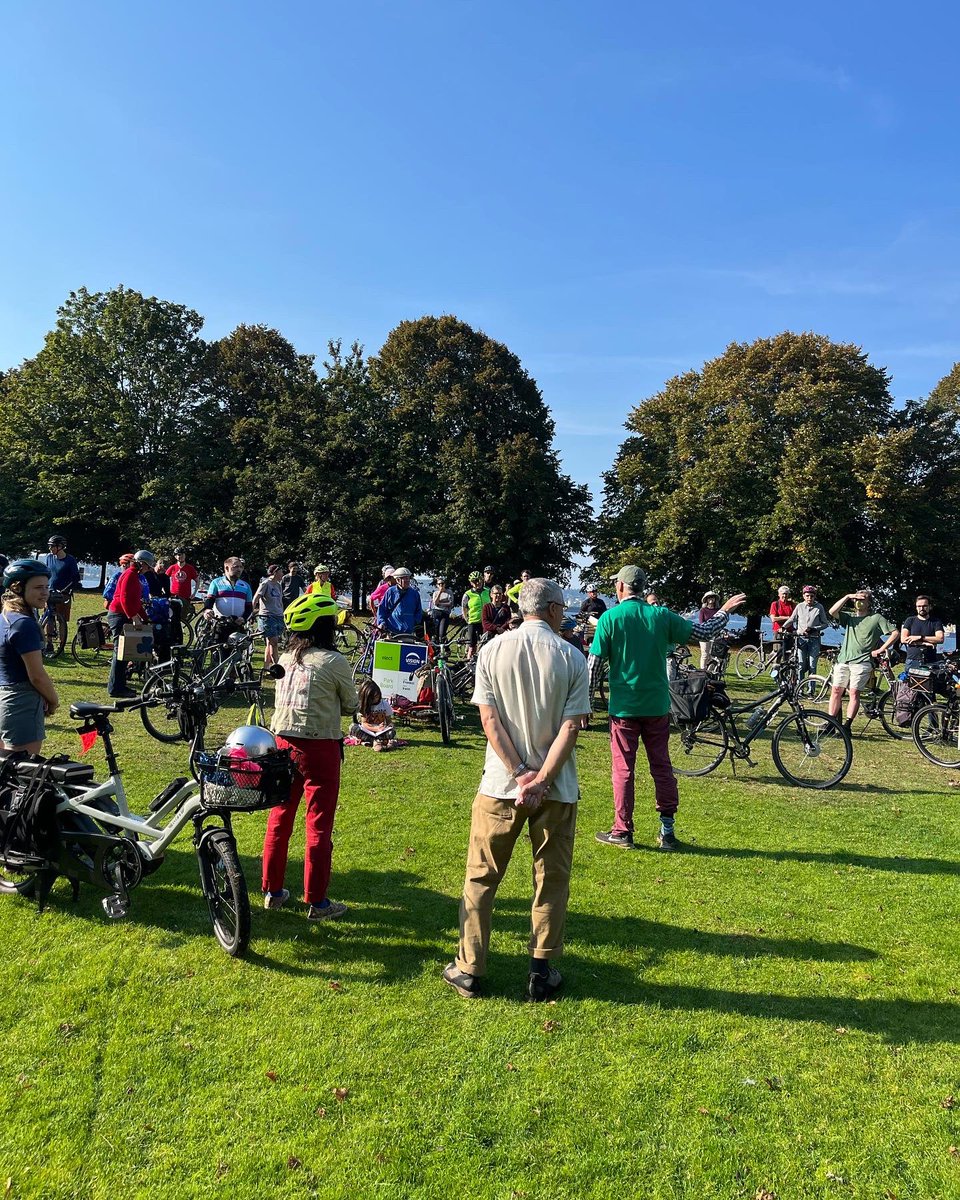 Vision Vancouver candidates Allan Wong, John Irwin and Carla Frenkel joined other bike lane supporters at Ceperley Park this morning before rally ride around Stanley Park Drive. So great to see so many people committed to safe mobility infrastructure! #vanpoli #votevision