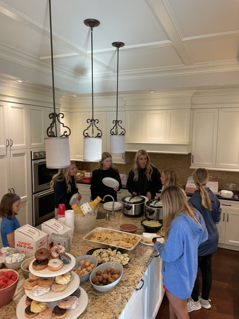westside_golf's tweet photo. Made it to Norfolk! Practice round this afternoon before state starts tomorrow!! Good luck girls🔥⛳️ https://t.co/aXWPmtiElB