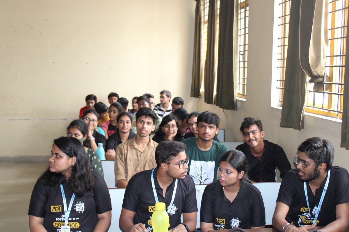ieiaot's tweet photo. "TECHQUISITIVE Season4” Prelims, the first offline event of the college conducted by the new members of SC CSE on 2nd June after a long time.
Participation from 120 teams, and 450+ participants approx.
#StudentsChapter #TechQuiz #Kolkata https://t.co/q9ZbOQ46Vk