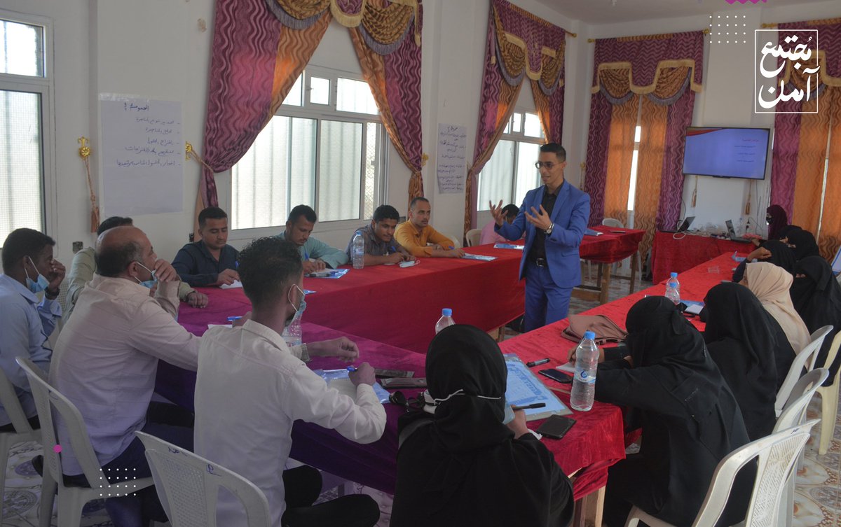 ResonateYemen's tweet photo. Reducing the spread of #weapons is everyone's responsibility.
Part of the workshops that were held with local communities, to find solutions to limit the spread of carrying #arms among young people

#Safe_society
#CSProgram 
#Resonate https://t.co/UavvUBgZyi