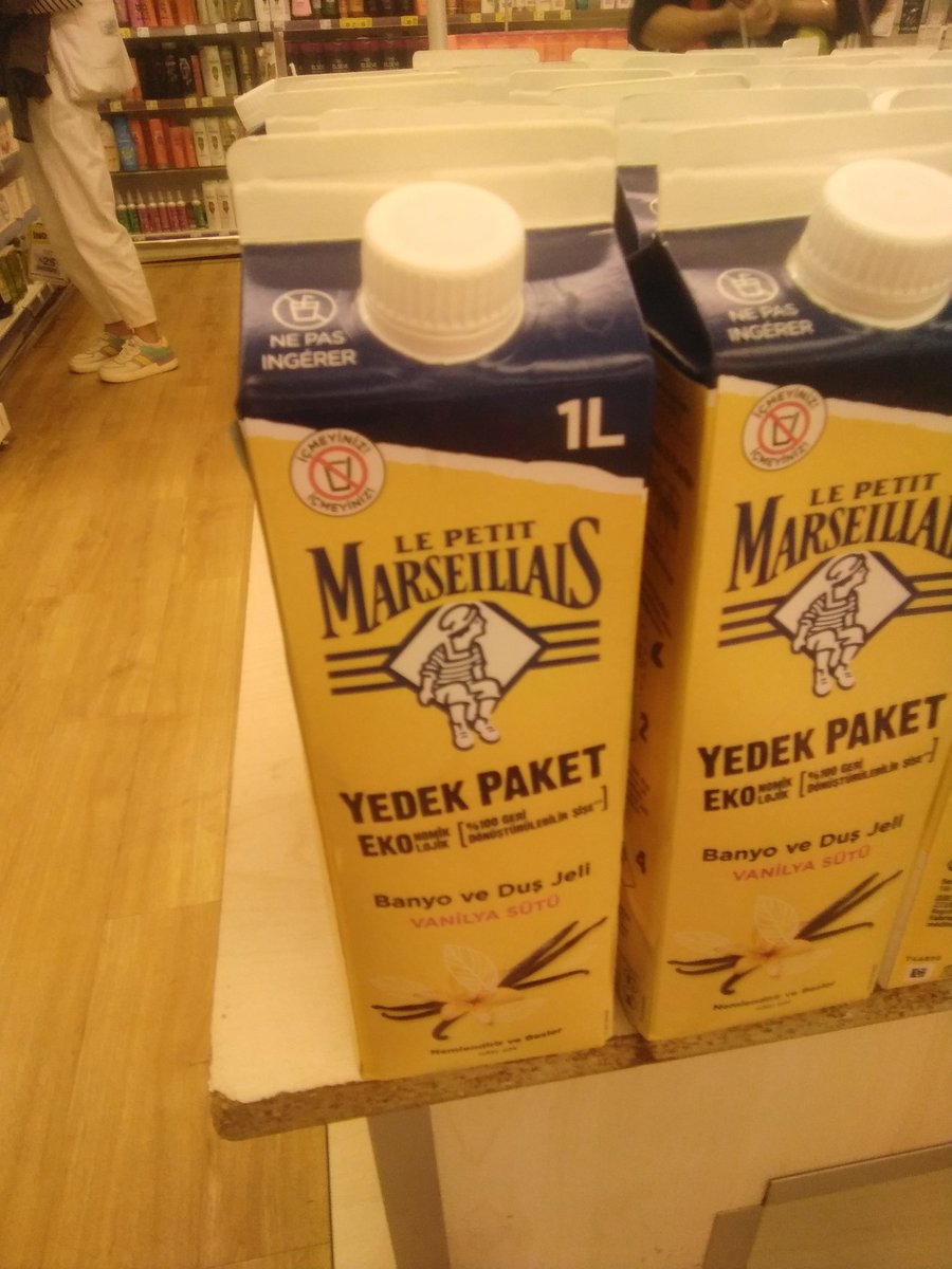 kemanistkopeek's tweet photo. Bizim millet mal olduğu için üstüne içmeyin yazmışlar ağlıcam https://t.co/6sadh2JaRS