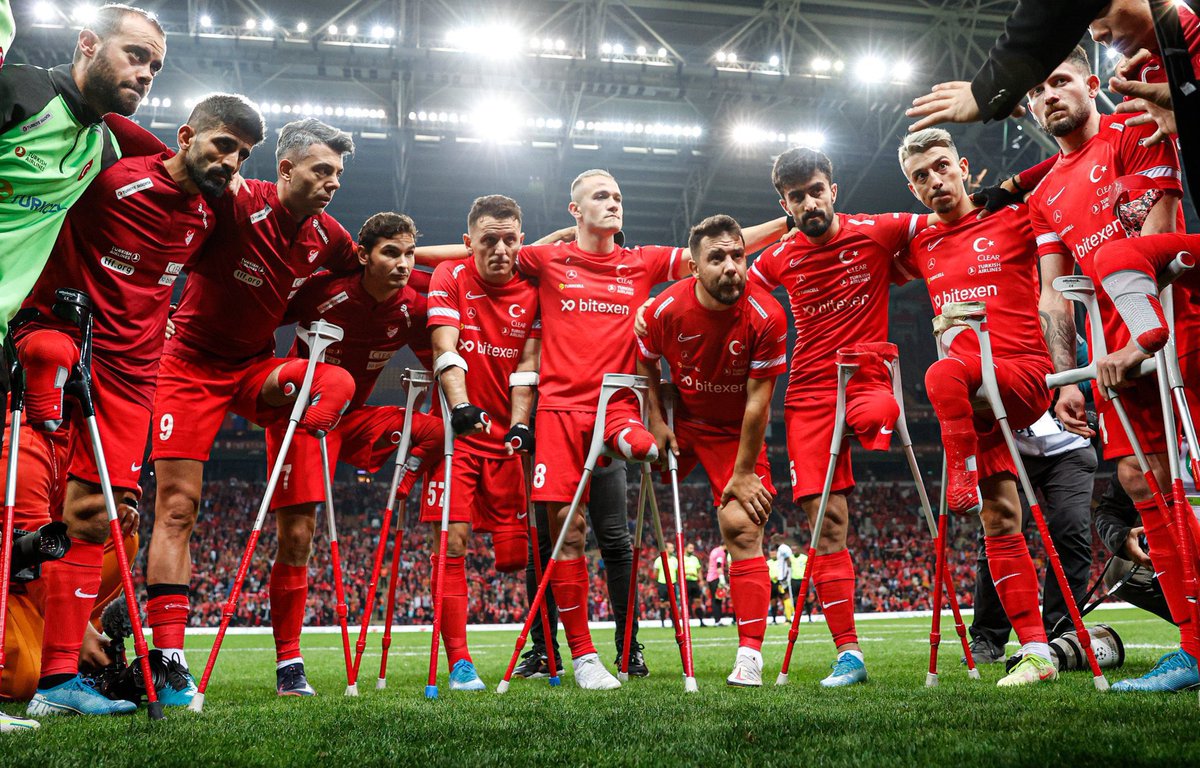 Dünya Şampiyonu olarak adını tarihe yazdıran Ampute Futbol Milli Takımımızı, #BizimÇocuklar'ı tebrik ediyor, onlarla gurur duyuyoruz.
Yaşasın Türkiye...!