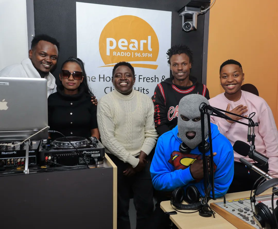 TheChampionGyal's tweet photo. We're so grateful to them that tuned in to The show Yesterday, we do this BIGGER🔥 and BETTER✅️ next weekend . Stay tuned to Pearl Radio 96.9fm #Thelinkupshow , #1122linkup , https://t.co/9sqQOJN8yB