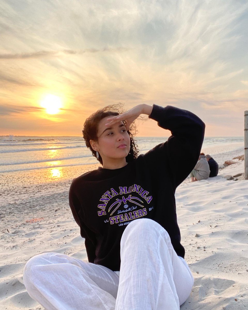 BellaSinclair2's tweet photo. ☀️ https://t.co/luApaXRQWz
