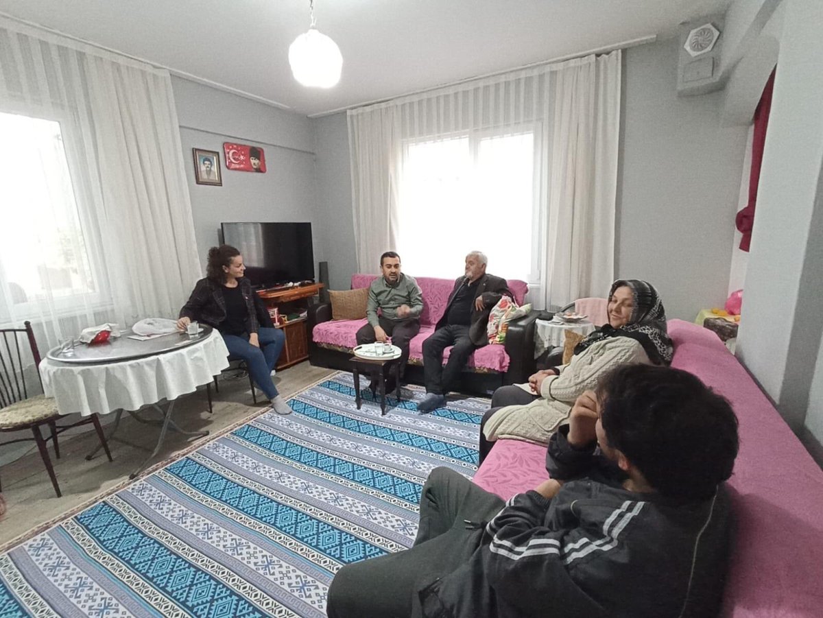 Chppgiresunkk's tweet photo. Ailemize yeni katılan üyelerimizle umudu daha büyük coşku ile büyütüyoruz. 
Merkeze bağlı Duroğlu Beldemiz de,Kadın Kolları İl Başkanı Ayça Kozluca,Merkez İlçe Başkanı Murat Bektaş ile birlikte yeni üyelerimizin üyeliklerini gerçekleştirdi. https://t.co/eE31aLONEq